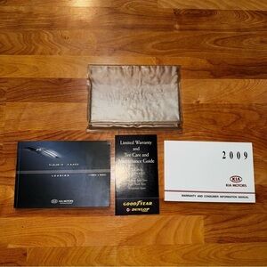 2008/2009 KIA Spectra Owners Operator Manual w/ Plastic Pouch Holder OEM
